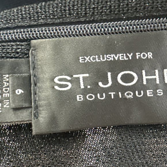 St. John’s  Ruched Dress - Picture 9 of 9